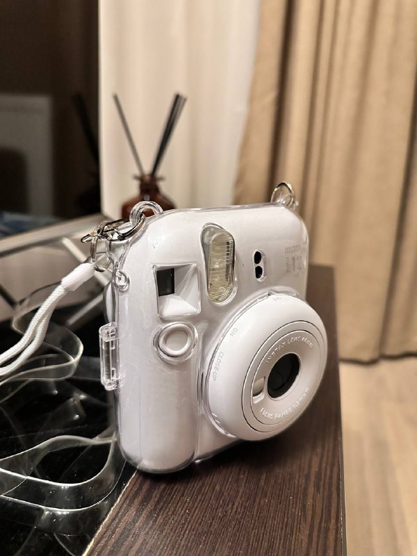 Фотоаппарат InstaxMini 12 с чехлом