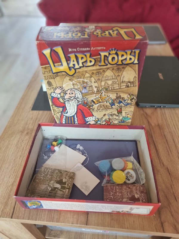 настольные игры Царь горы, Оборотень, Взрывные котята