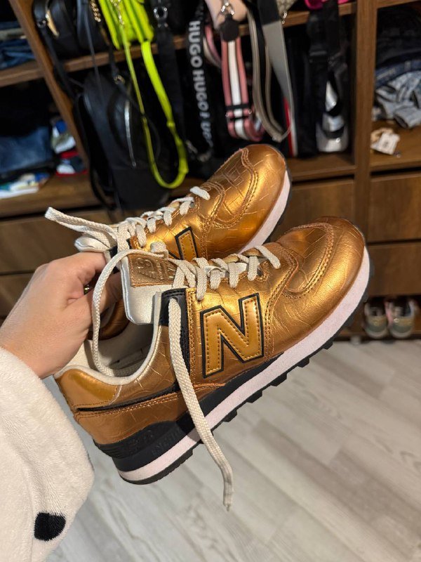 Кроссовки Yohji Yamamoto, New balance, Guess, Premiata, Жилет Calvin Klein, Пальто Guess, Куртка Tommy Hilfiger 2