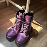 Dr. Martens 1