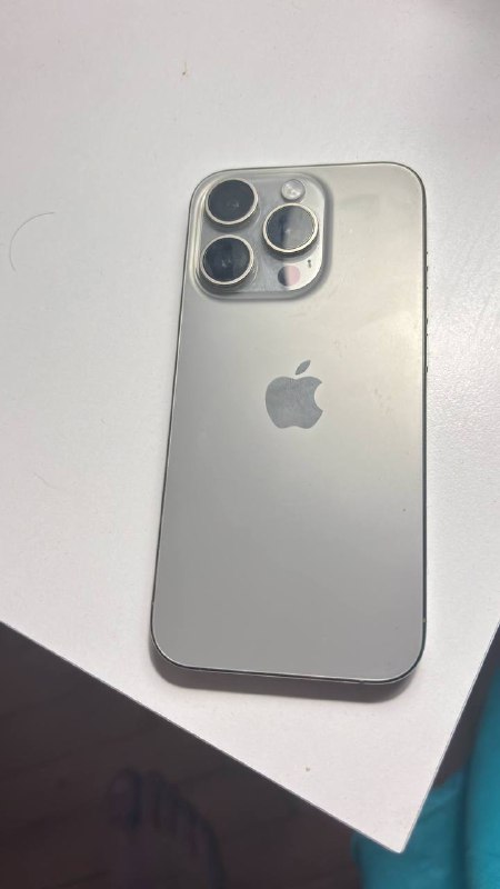 iPhone 15 Pro, 4 кейса, USB кабель, коробка 2