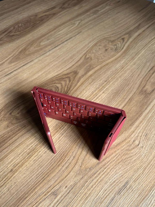 Складная беспроводная клавиатура 3