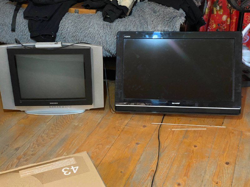 Телевизор Samsung, телевизор Sharp