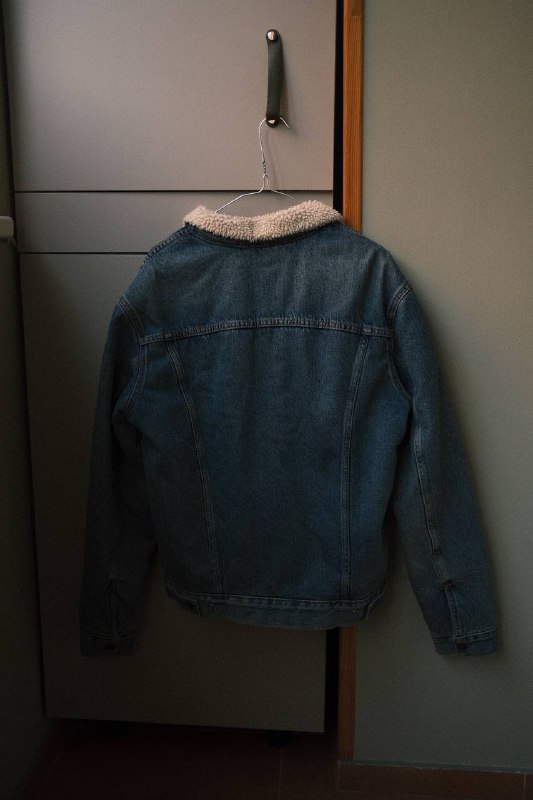 Куртка джинсовая Levi’s с теплой подкладкой, Джинсы Bershka женские EUR 36 2