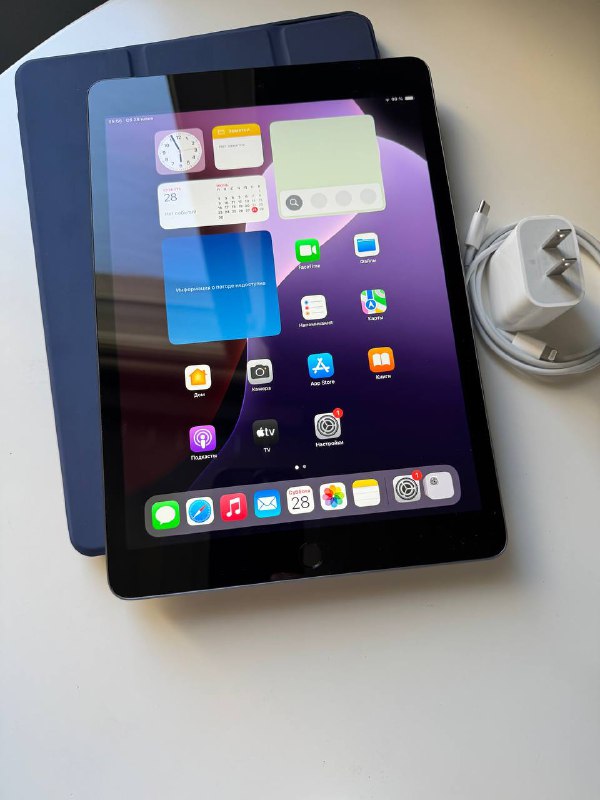 iPad 9 64gb с кейсом и зарядкой