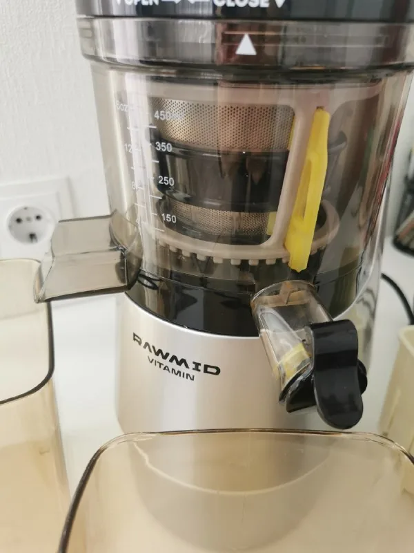 Шнековая соковыжималка Rawmid Vitamin RVJ-02 1