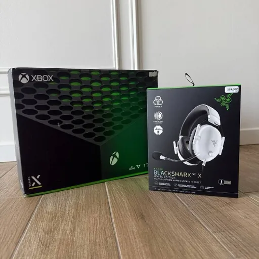 Xbox Series X, Razer BlackShark V2 X