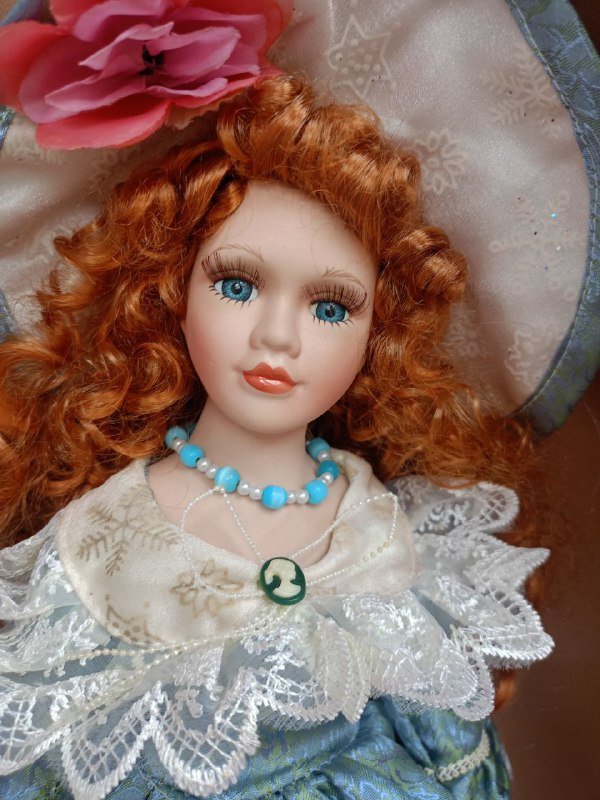 Сувенирная кукла Porcelain doll Сьюзи 55 см 2