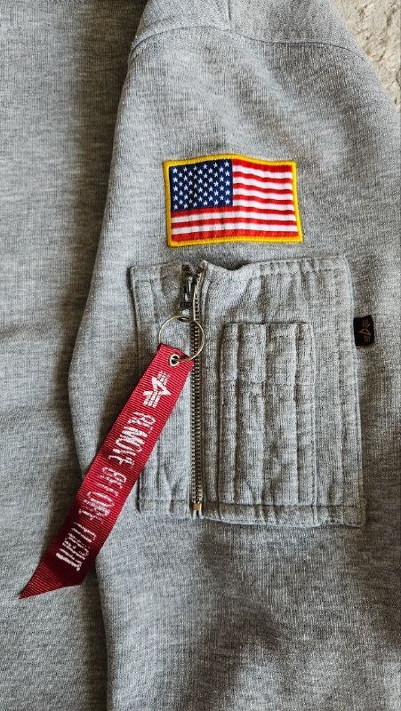 серый свитшот NASA x Alpha Industries 6