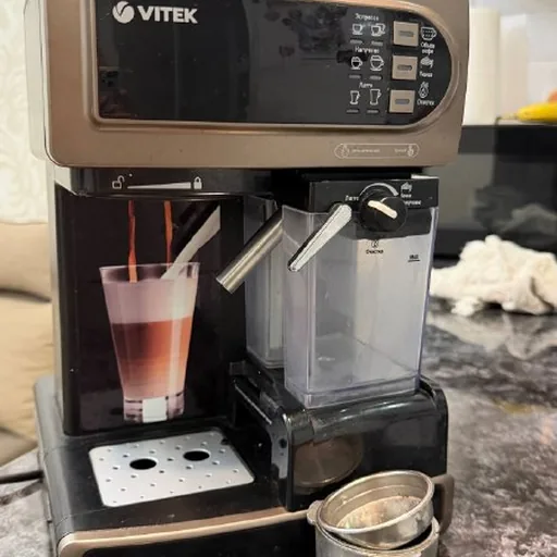 Рожковая кофемашина Vitek VT1517 BN
