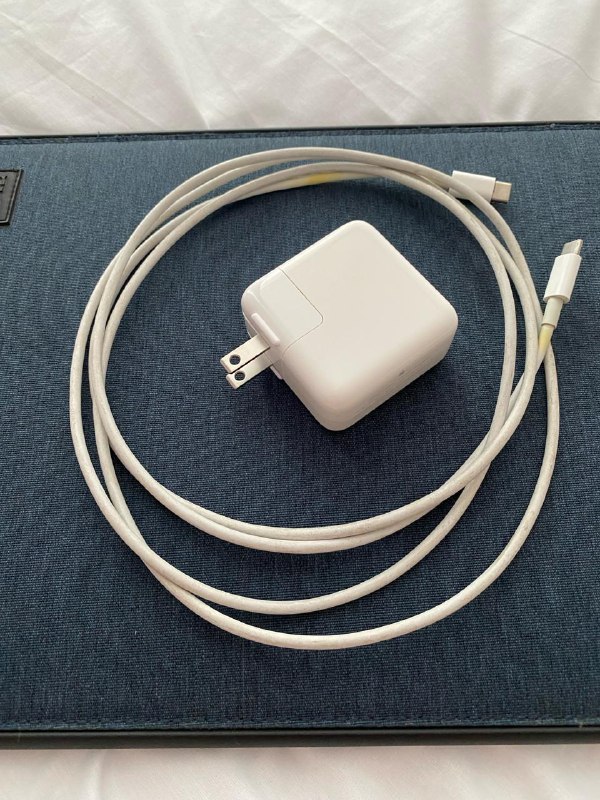 MacBook Air M1, 8GB RAM, Space Grey 7