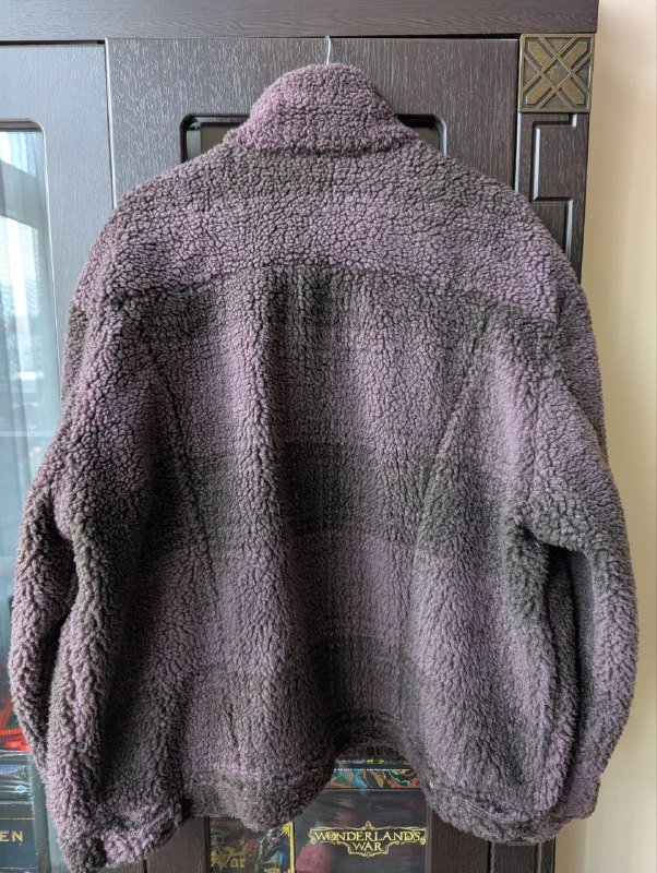 Штаны Gramicci, рубашка Cotton On, свитер Nike, куртки Baracuta, Levi's 10