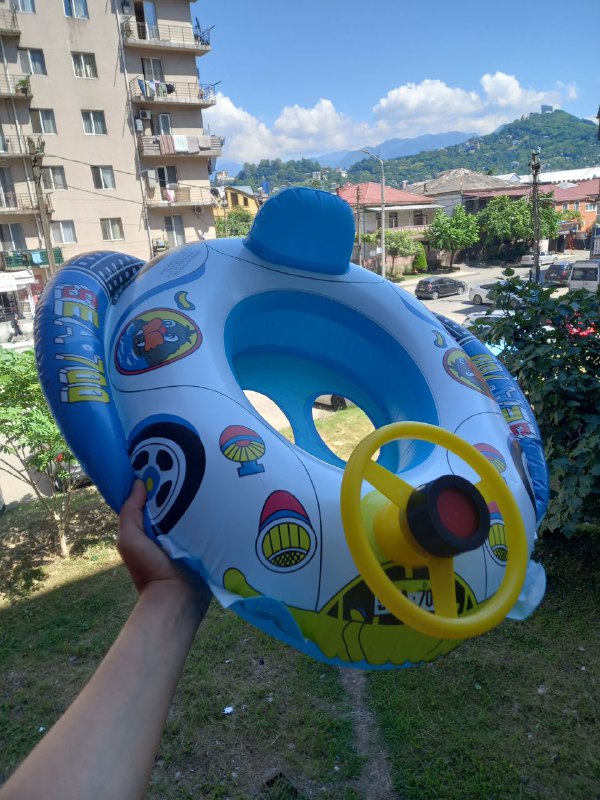 Машинка со светом и звуком, бутылка для воды, поильник Nuk, говорящий планшет, машина на пульту, круг надувной, водный пистолет, аквашузы, генератор пузырей, пазлы деревянные 6