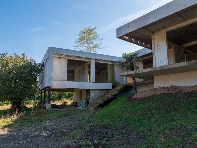 Монолитный дом и участок в Орта Батуми 4