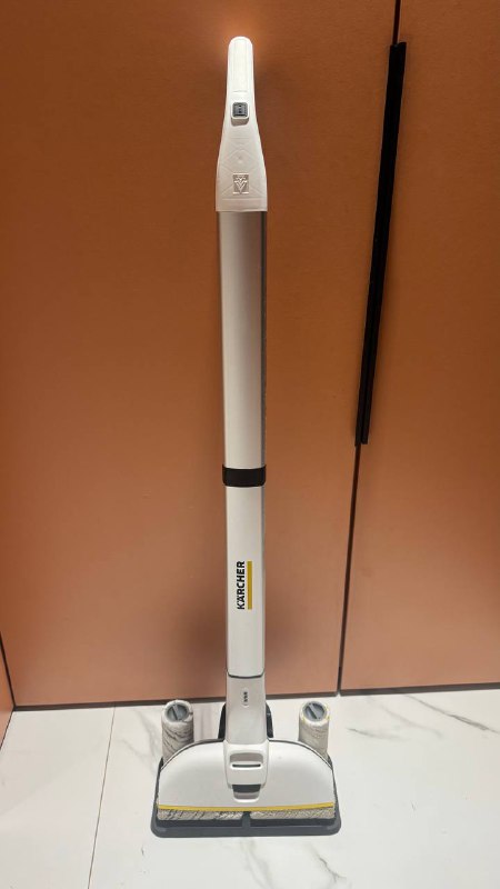 Электрошвабра Karcher в идеальном состоянии 1