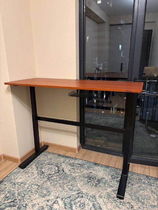 Стол рабочий с подъемным механизмом высокий