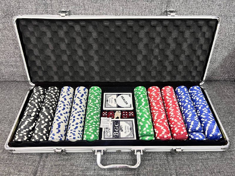 Покерный набор, Настольные игры UNO, Бункер, Роскошь, Азул 2