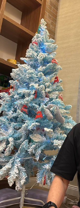 Елка 145см, гирлянда, игрушки