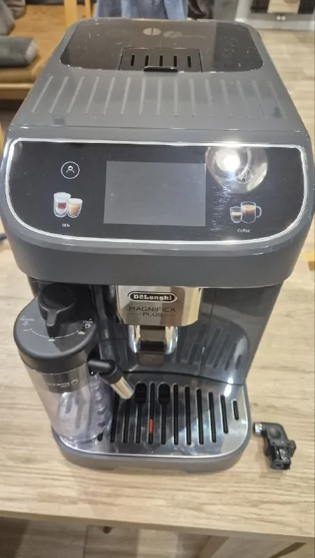 Кофемашина DeLonghi Magnifica Plus 1