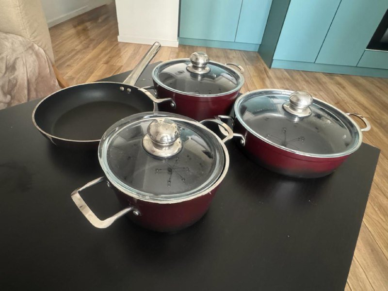 Монитор Xiaomi, 2 офисных стула, рабочий стол, мультиварка, посуда, фильтр, ваза, весы, корзины, подушки, пледы 5