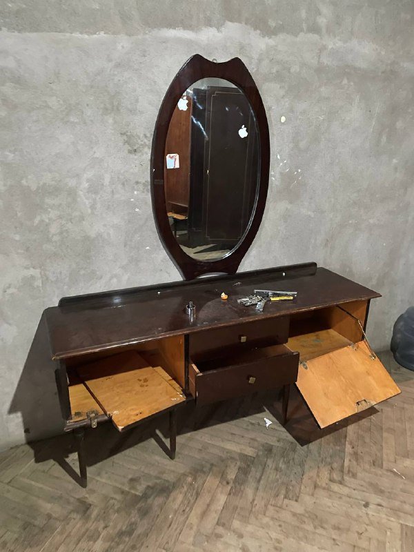 шкаф с зеркалом и комод 3