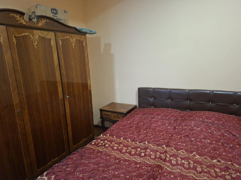 ბინა დღიურად ინასარიძის ქუჩაზე ცალკე საძინებლით 2