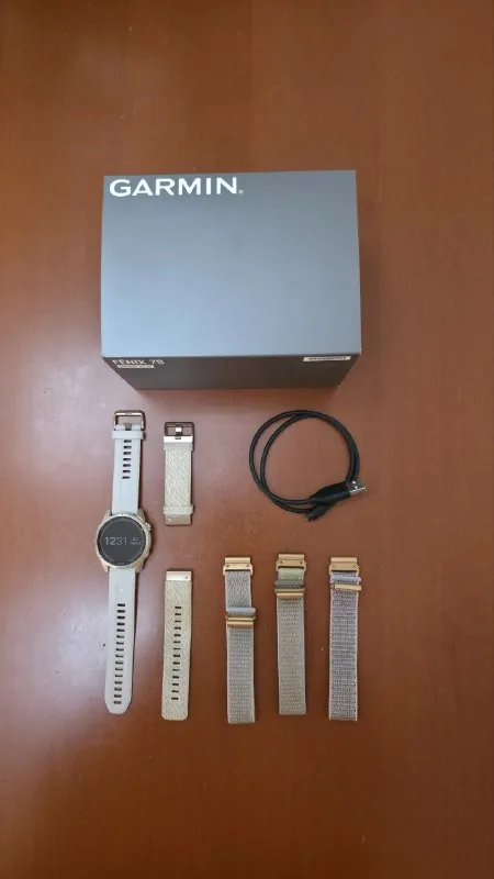 Смарт-часы Garmin Fenix 7S Sapphire Solar с ремешками 1