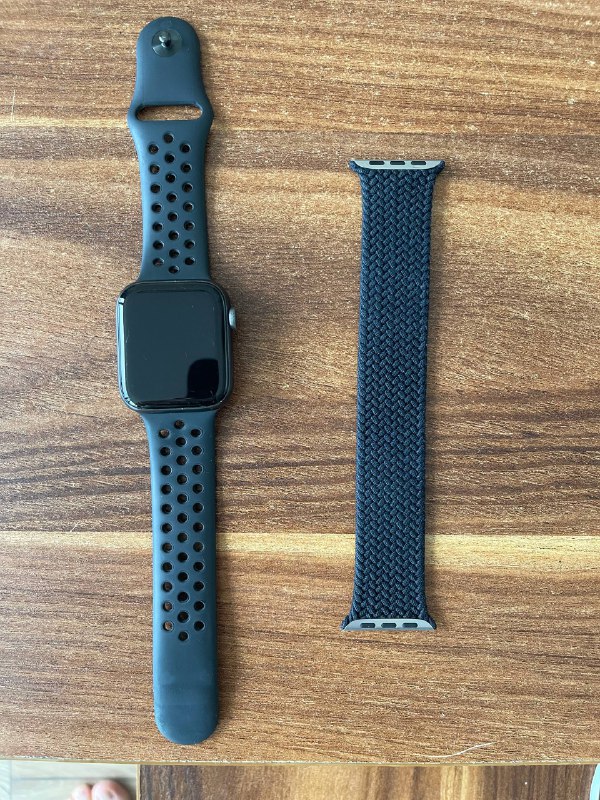 Apple Watch Series 6 45mm с ремешками и зарядкой