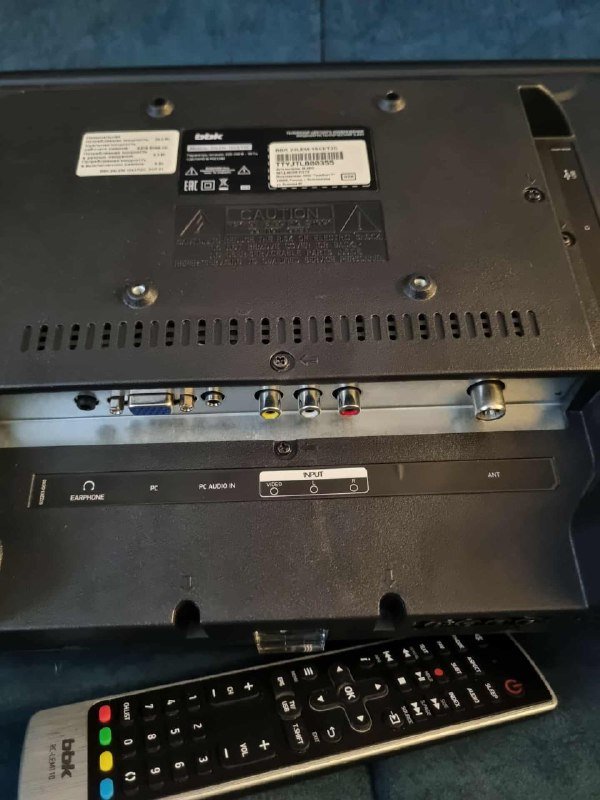 LED телевизор BBK 22 дюйма с цифровым тюнером, пульт 6