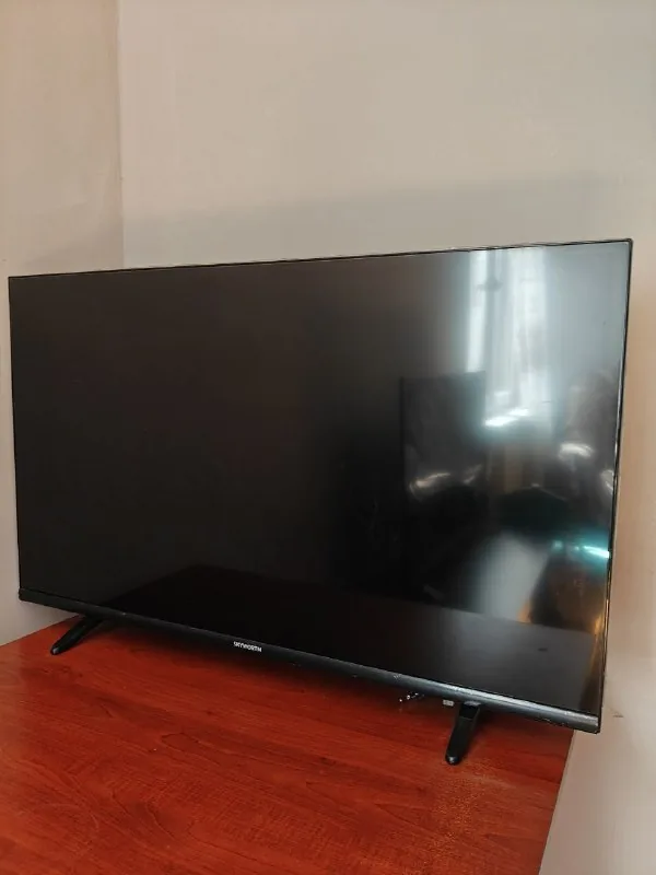 Skyworth 32E6 телевизор, 32 дюйма, Smart TV 1