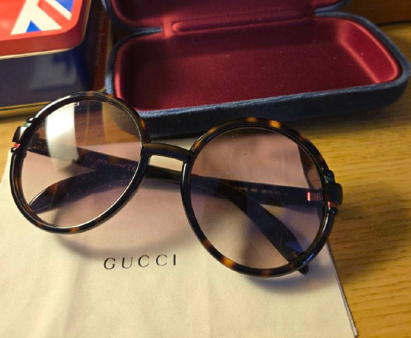 Солнцезащитные очки GUCCI