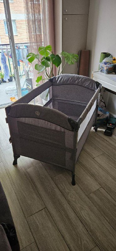 Детская кроватка-манеж два уровня