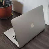 MacBook 1