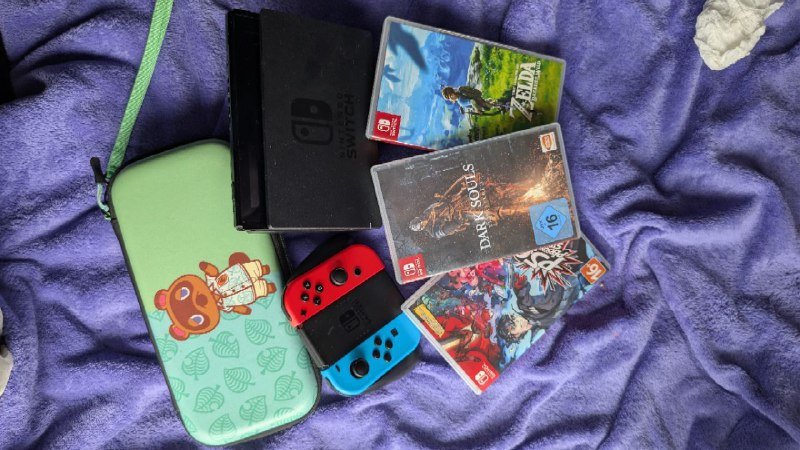 Nintendo Switch, зарядное, база, чехол и игра Persona 5 3