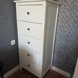 Белый комод, бежевый комод, стол 1