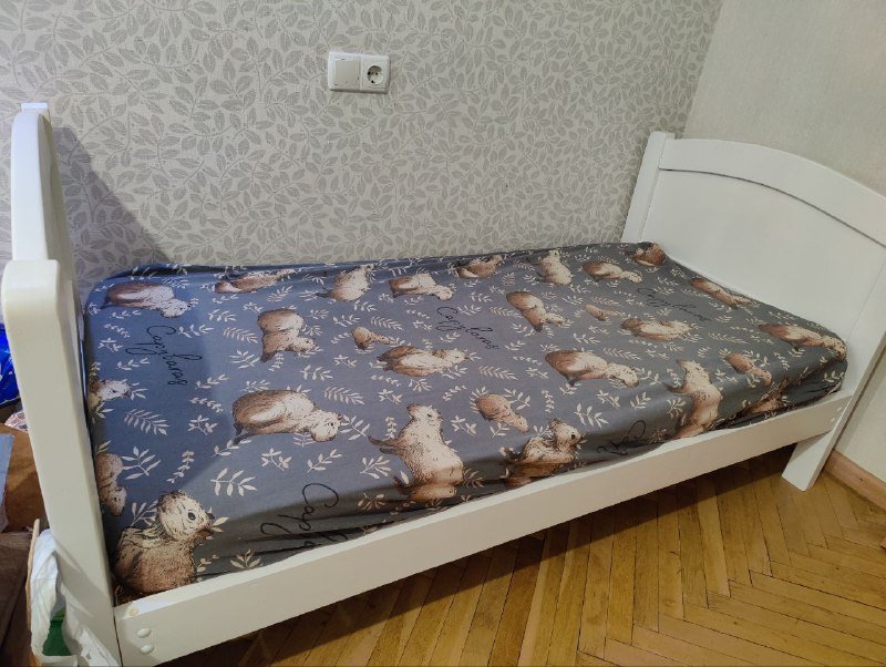 Детская кровать с матрасом и постельным бельём 2