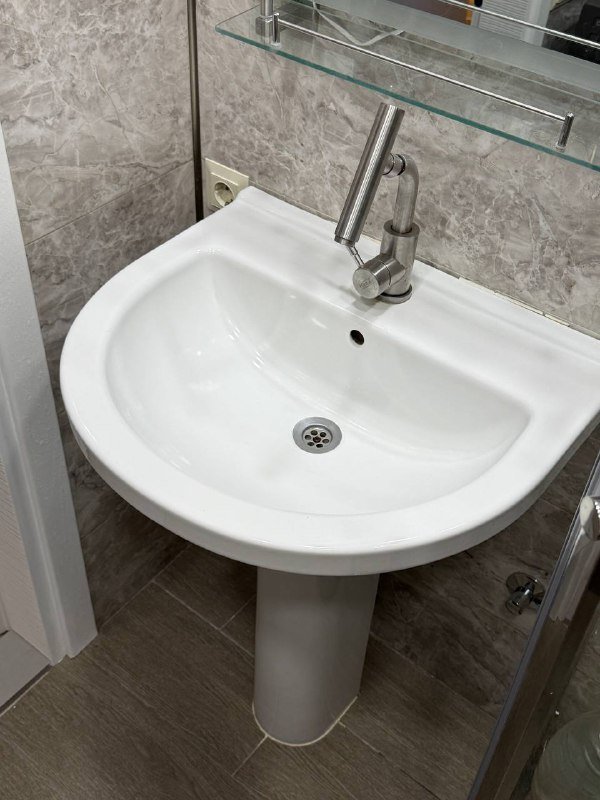 Раковина на пьедестале керамическая 2