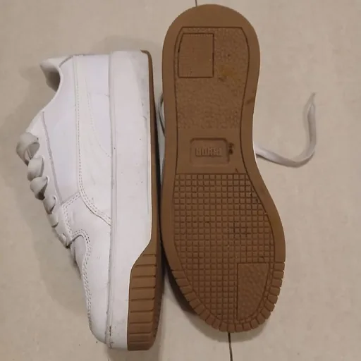 Женские кроссовки Puma Carina Street Lux