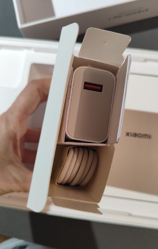 Xiaomi Pad 7 8GB RAM 128GB Wi-Fi планшет, адаптер, чехол 4