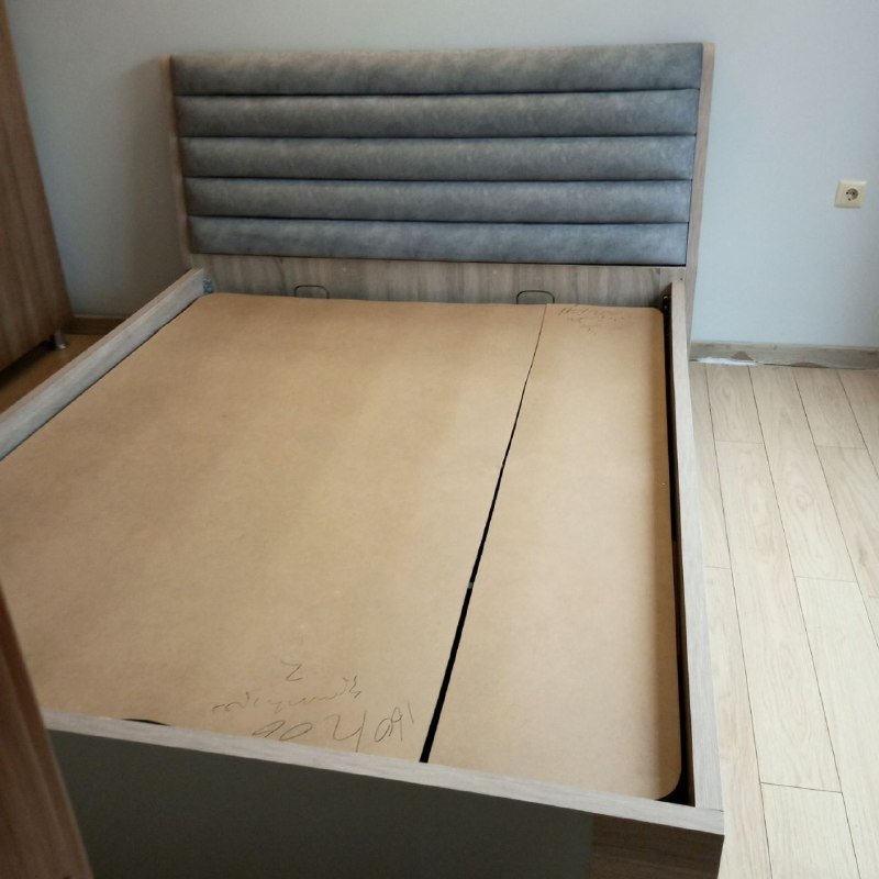 Кровать 160x200 почти новая 2