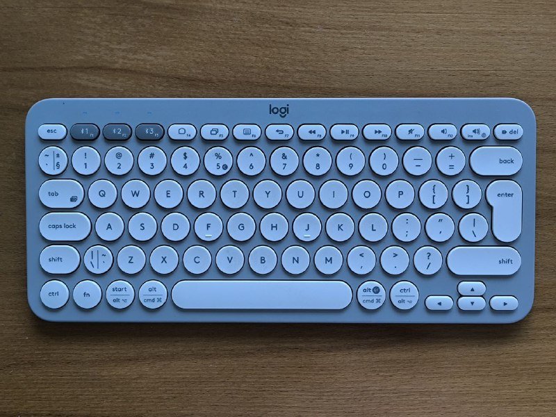 Клавиатура Logitech Multi-Device K380