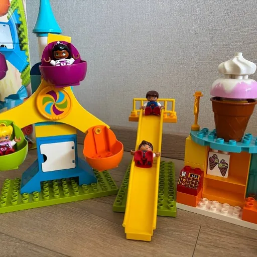Lego Duplo поезд и парк аттракционов