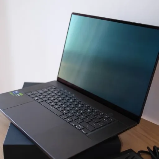 ASUS ROG Zephyrus G16 GU605MI