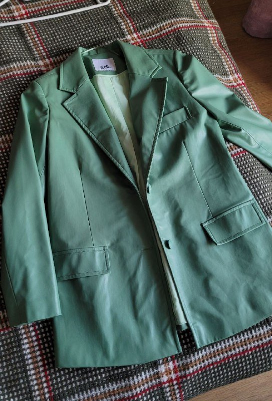 Пиджак из мягкого кожзама размер M 2