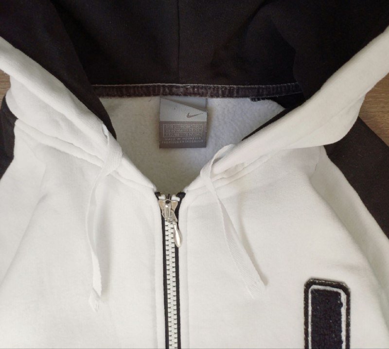 Найк зипка с Ювентусом размер м 4