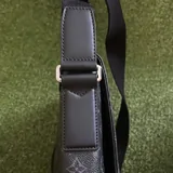 Сумка Louis Vuitton District PM Monogram 4