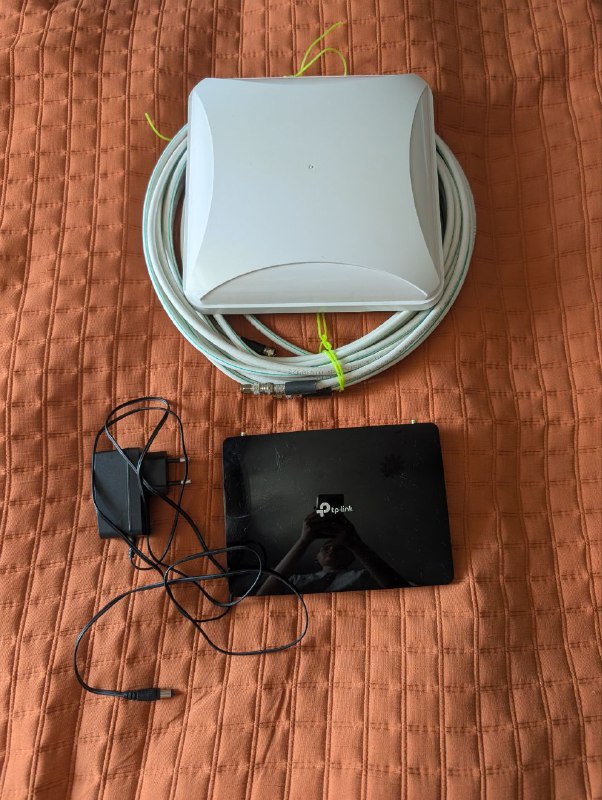 Набор усиления сигнала 4G/LTE и Wi-Fi роутер TP-Link MR200 3