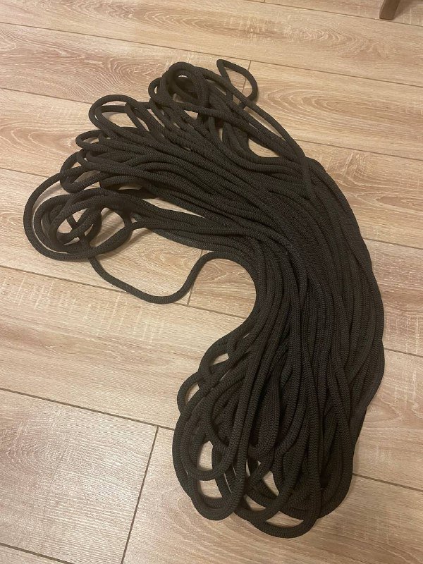 Туристическое снаряжение, карабины, веревки, рюкзак, палки, шлем 9