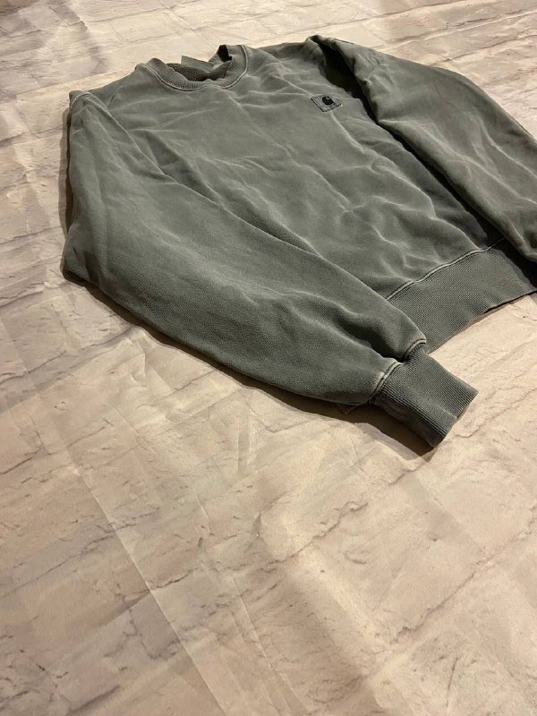 Carhartt sweater size S-M 2