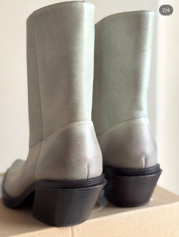 кожаные казаки Zara, резиновые сапоги Ganni 2